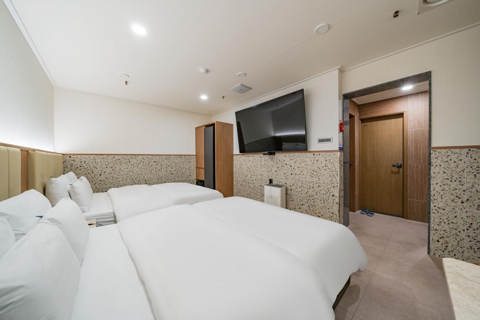 Rosy Hotel Cheongju Exterior foto